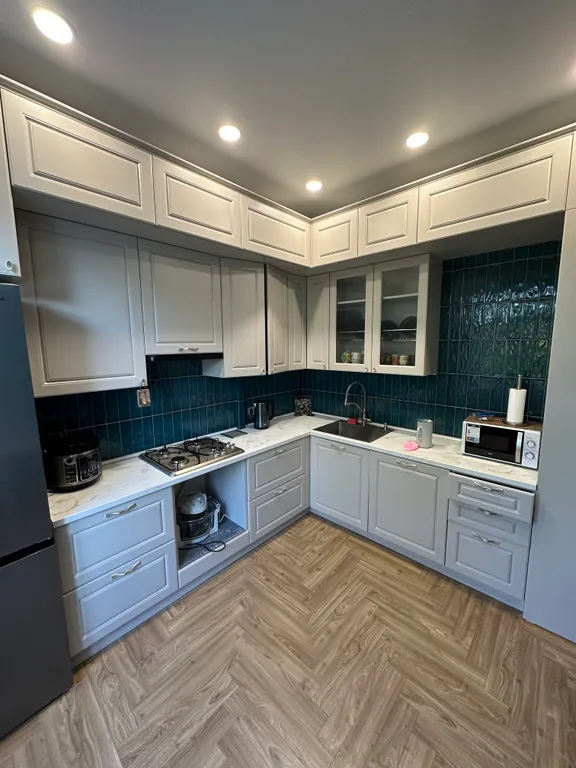 Уютная новая квартира с высокими потолками и потрясающими закатами