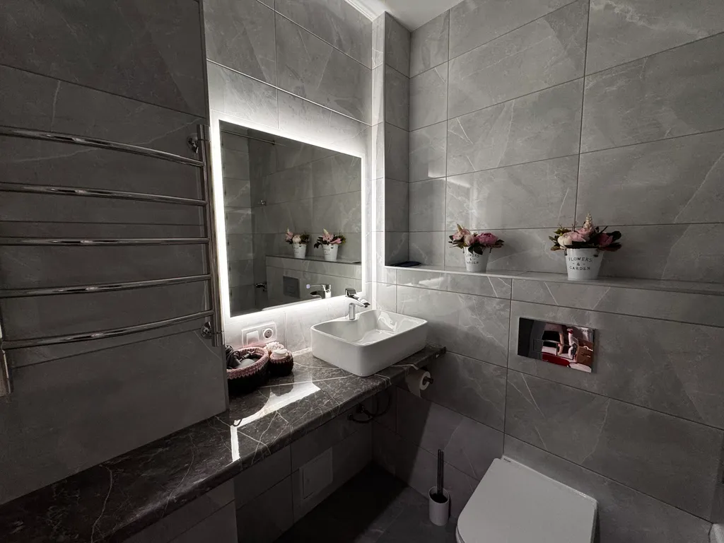 Новая дизайнерская квартира в современном районе города