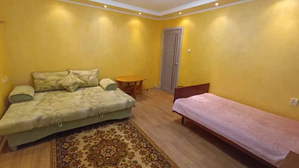 Уютная квартира в жилом районе, рядом с бассейном, магазинами и остановкой