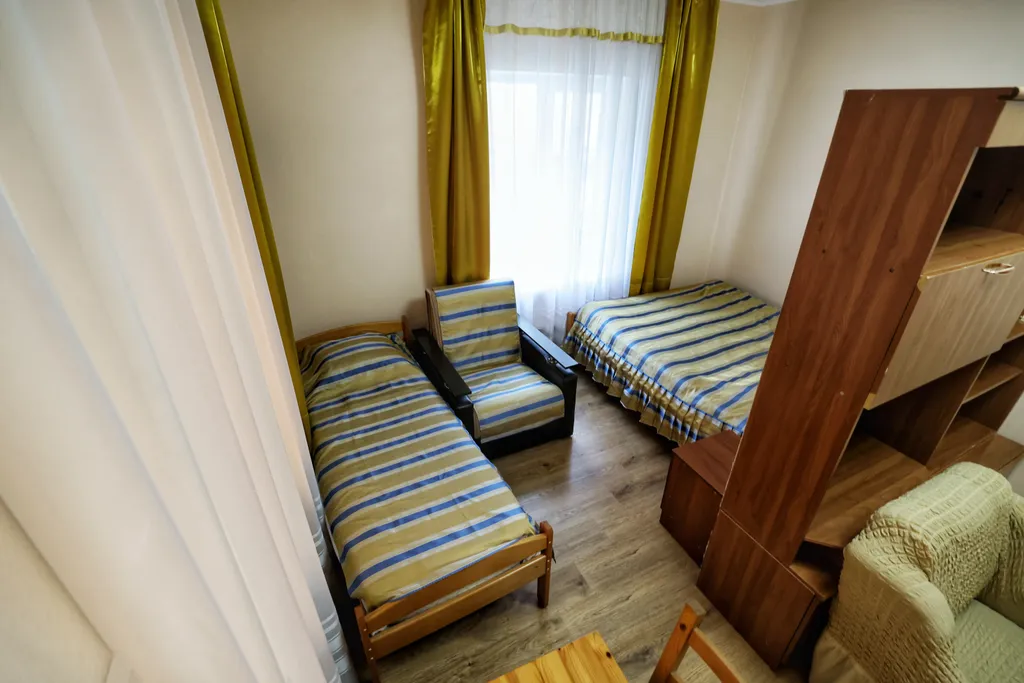 Квартира Квартира Трехместный номер с доп. местом без балкона с видом во двор с кухней — Лазаревское