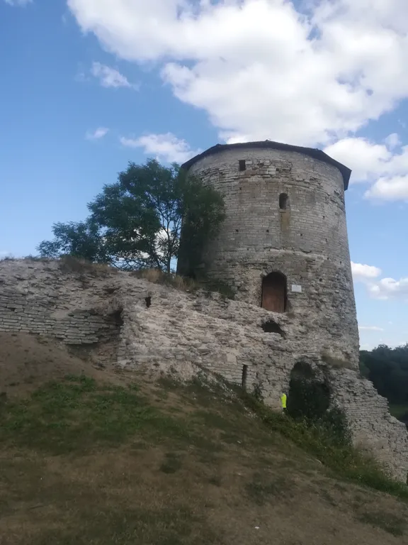 Просторные удобные апартаменты в тихом живописном месте у Гремячей Башни