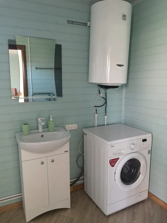 Сказочный домик у тёплого моря