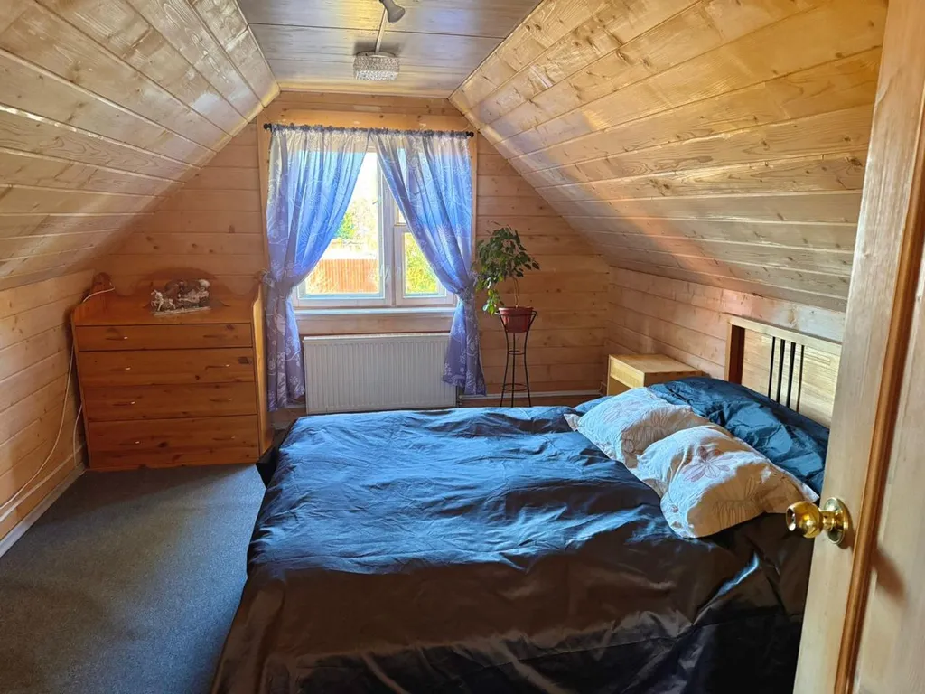 Уютный дом у березок