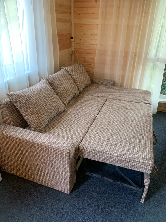 Домик у озера