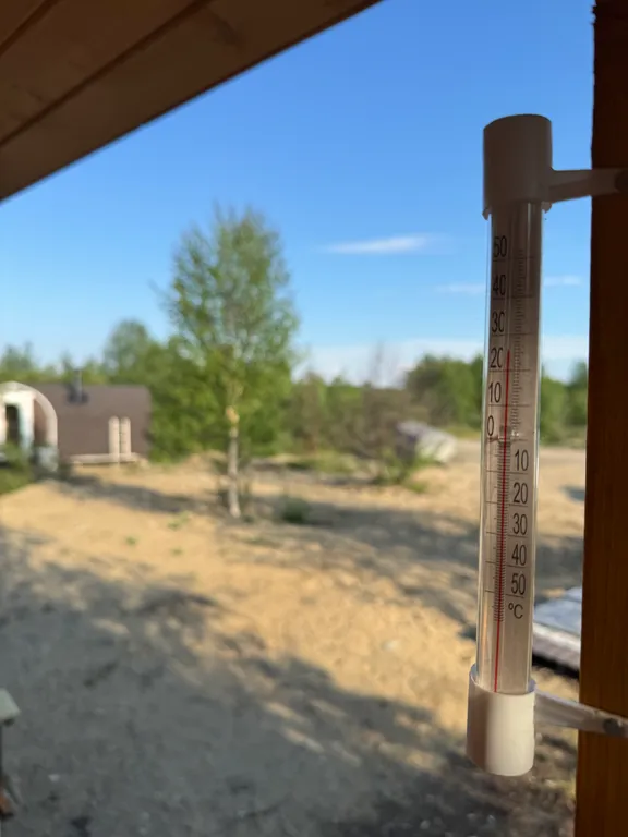 Уютный двухэтажный дом в окружении природы