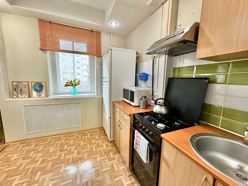 Однокомнатная класса комфорт с большой кухней у ДК Металлургов