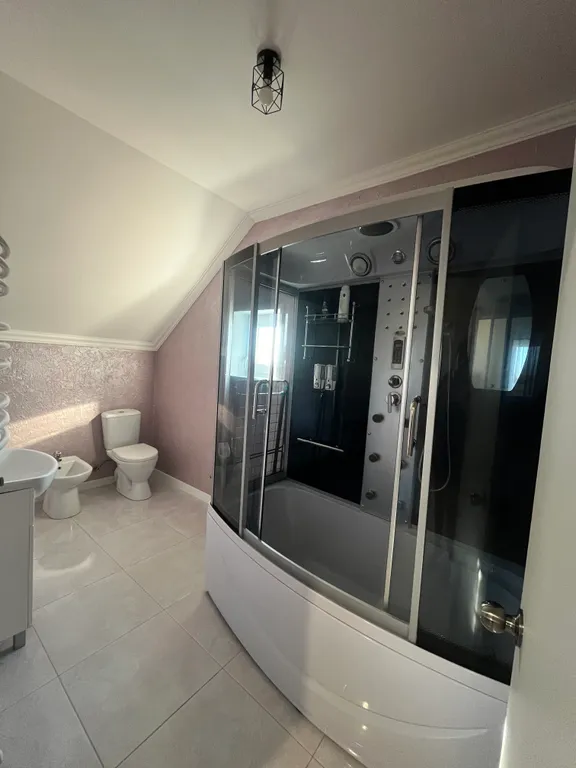 Дом с баней, джакузи и летним бассейном