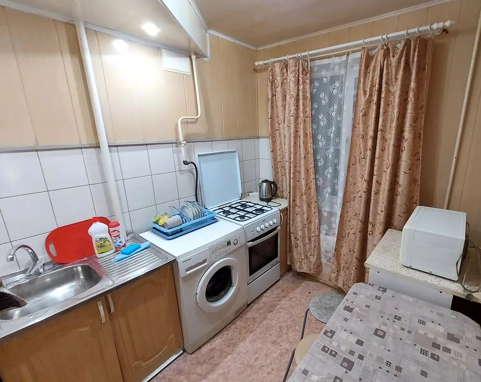 Вместительная трёшка (до 11 чел.) с изолированными комнатами в центре