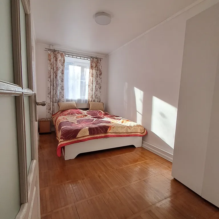 Светлая квартира в центре города с видом на новый сквер