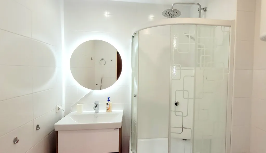 Шикарная студия рядом с Фантастикой и с больницей Семашко.