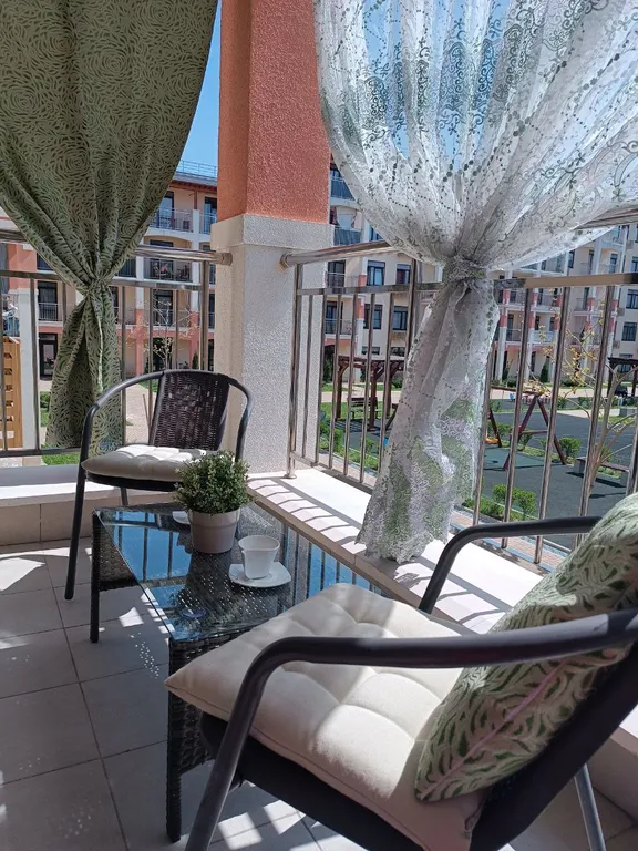 Уютная квартира в ЖК Holiday house возле озера и кипарисов