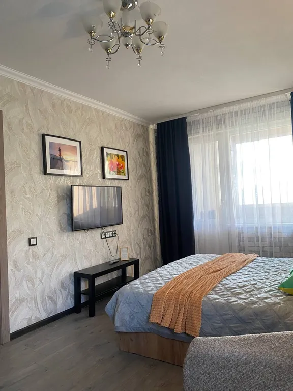 2-комнатная квартира недалеко от центра города и с баконом