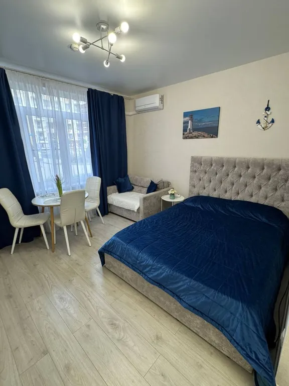 Шикарная студия с видом на бассейн