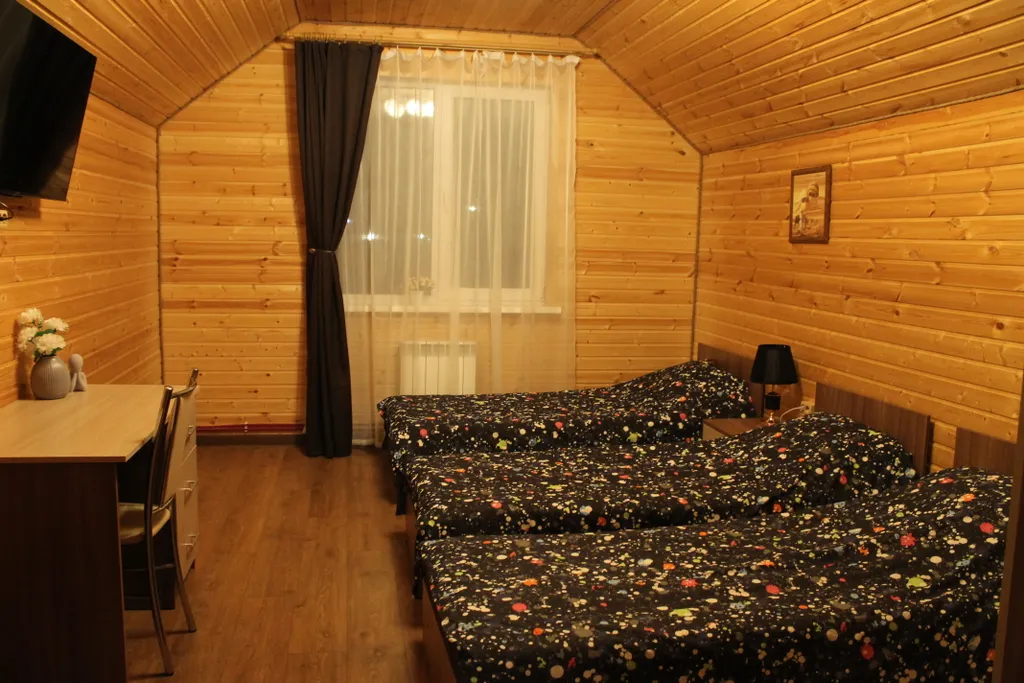 Коттедж с баней и бассейном