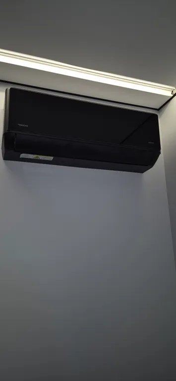 Новый стильный апартамент в двух шагах от моря с балконом и камином