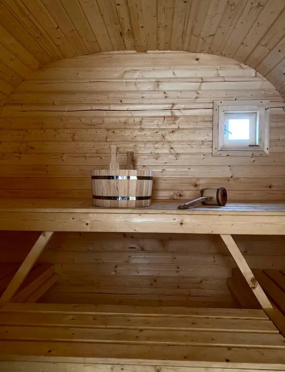 Уютный дом с баней и сибирским чаном на участке 8 соток