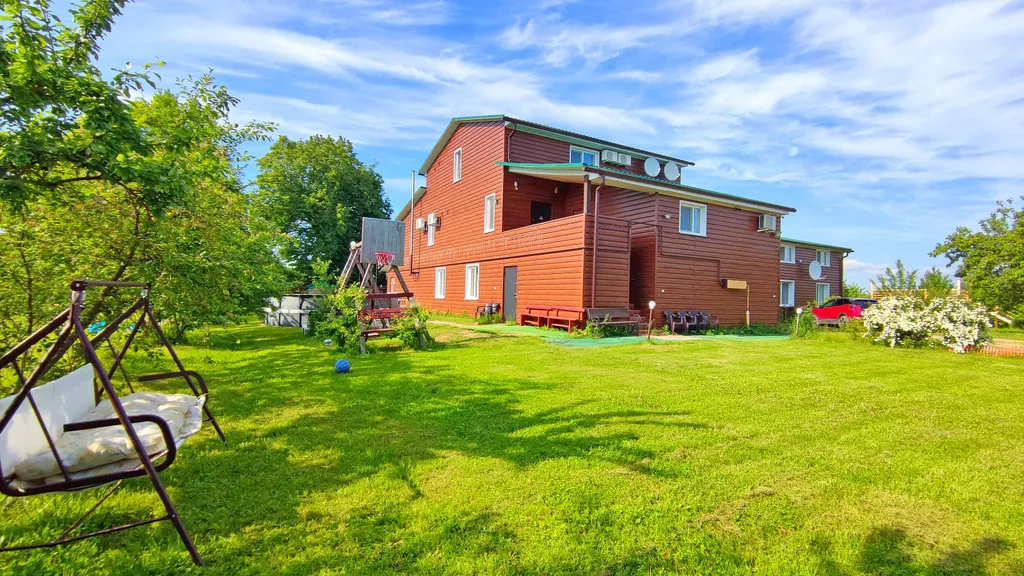 Малиновые апартаменты улучшенные с 2 спальнями, кухней, ванной комнато