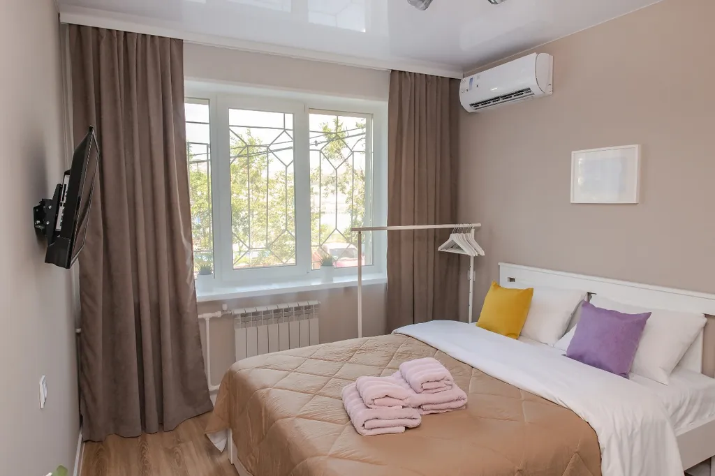 Квартира Стильная студия на первом этаже с видом на бухту Золотой рог — аренда посуточно в Владивосток