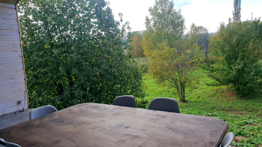 Барнхаус с чаном и баней у реки в Красном Ключе