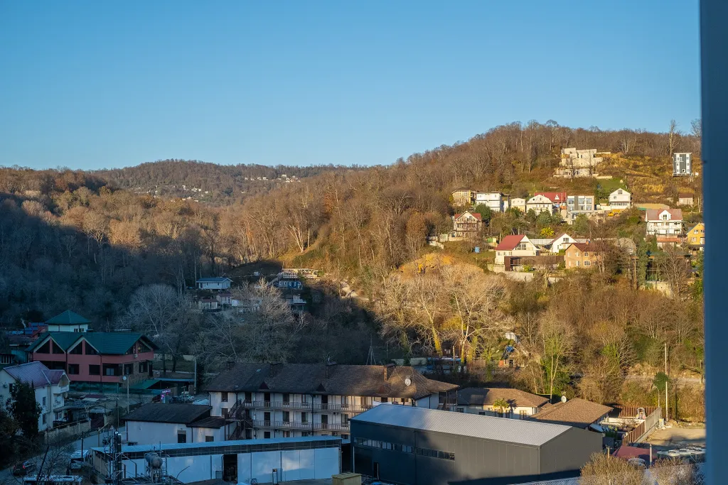 Студия с новым ремонтом и видом на горы