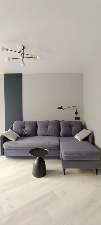 Стильные апартаменты в центре города Синий акцент