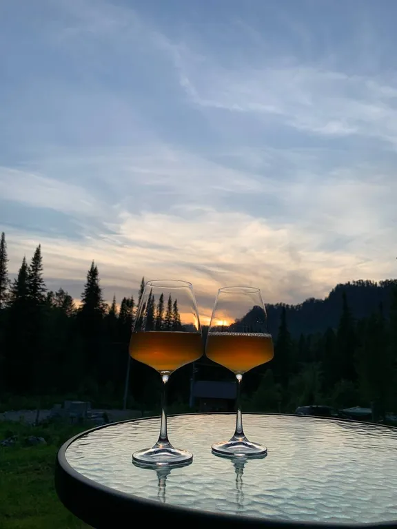 Домик для двоих на Алтае с видом на горы