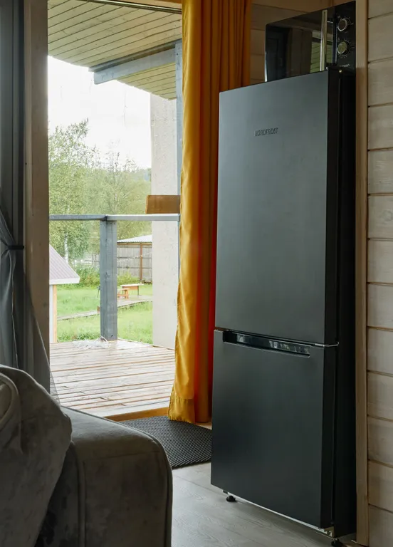 Уютный домик на берегу озера