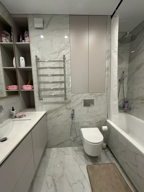 Новая евротрешка с хорошим ремонтом в новой микрорайоне