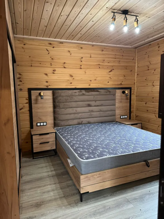 Дом с баней у гор