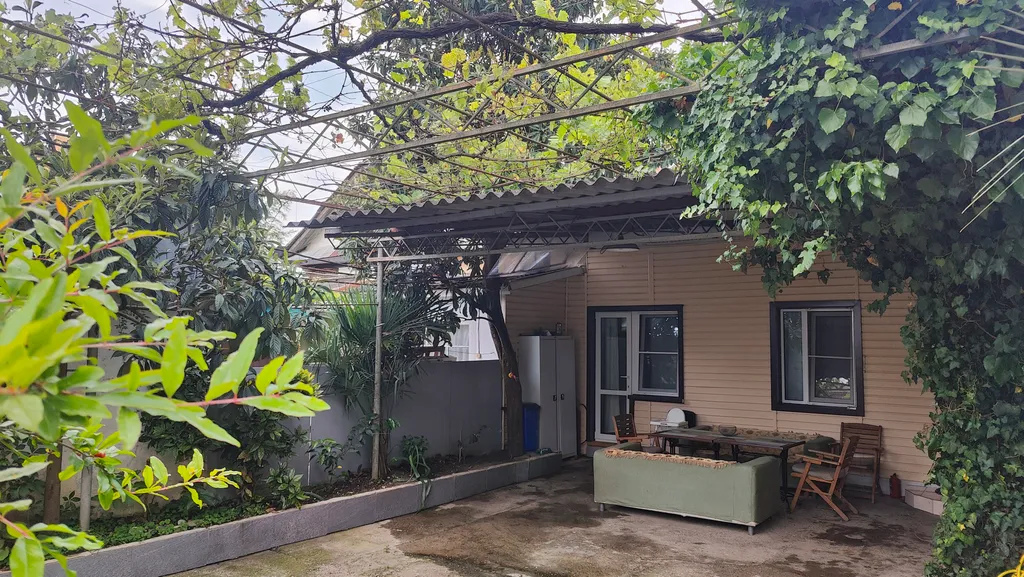 Коттедж Домик с садом под ключ в пешей доступности от моря — аренда посуточно в Адлер