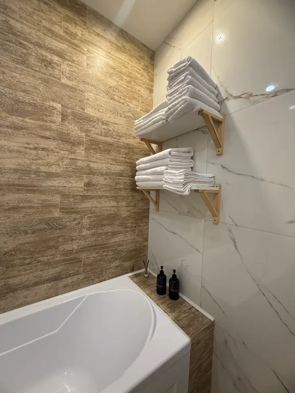 Красивая квартира с панорамным видом на Волгу