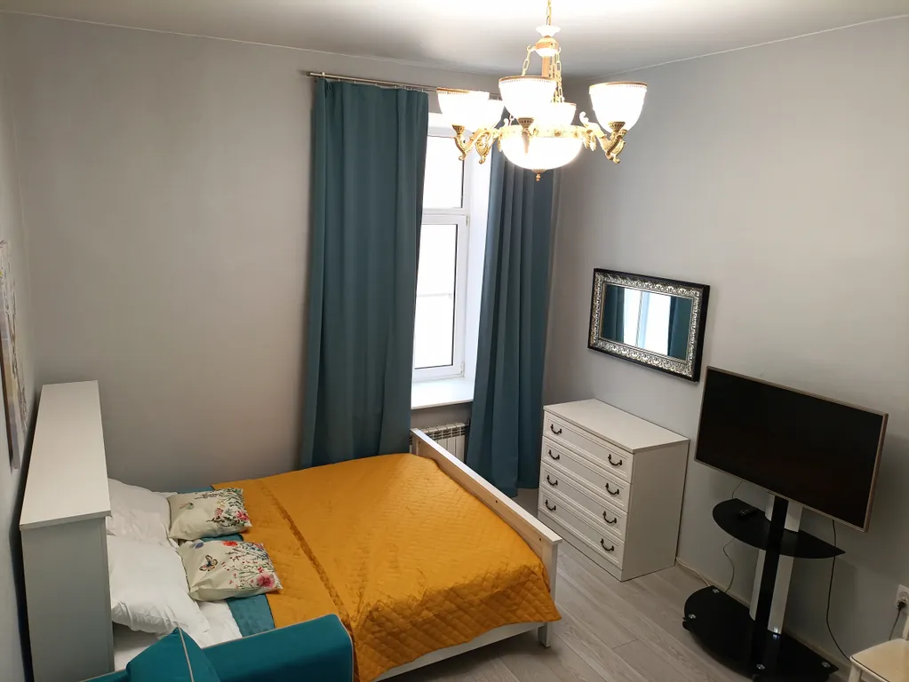 Трехкомнатная у Невского