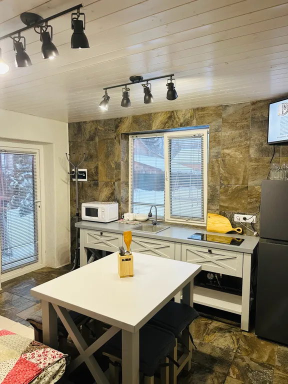 Уютный дом-студия, с сауной