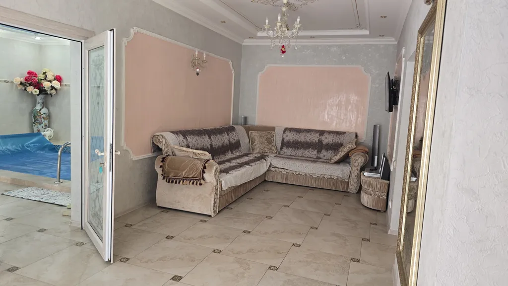 Дом с тёплым бассейном и баней в Новой Москве