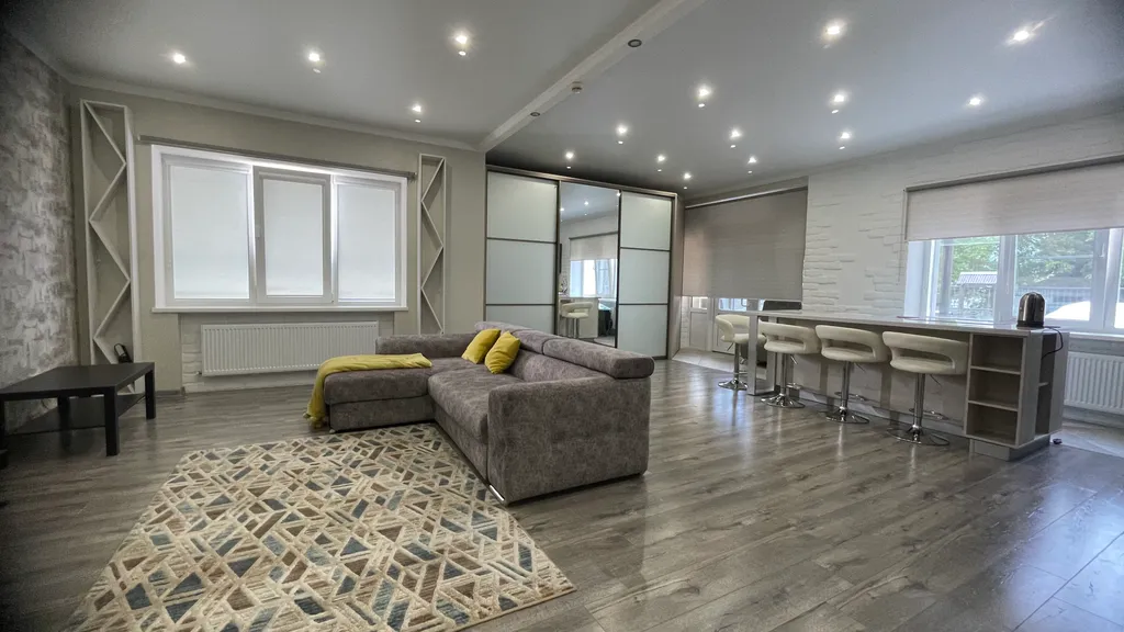 Просторная красивая квартира в тихом районе