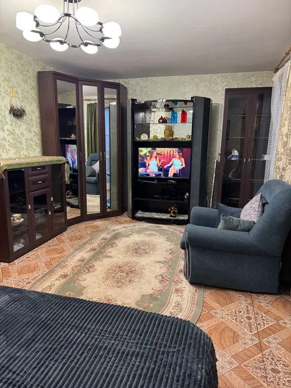 В тихом дворике с утепленной лоджией