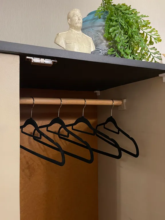 Двухкомнатная квартира с собственной террасой в неосоветском стиле