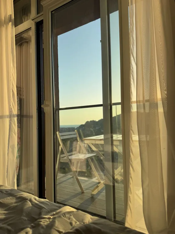 Студия с видом на море