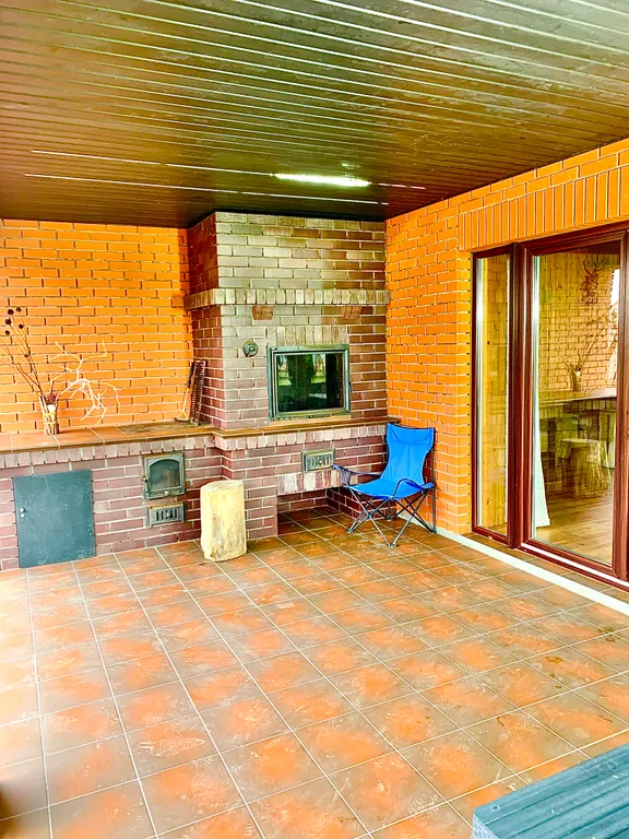 Домик у озера