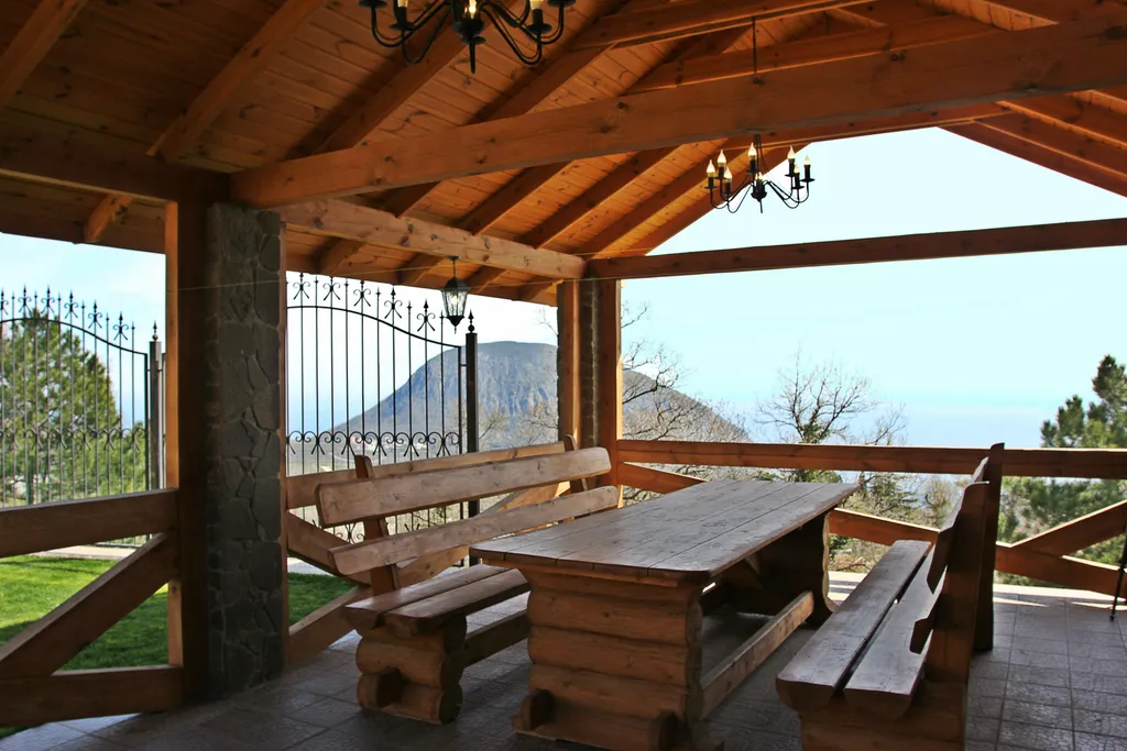 Дом с панорамным видом на море и гору Аю-Даг