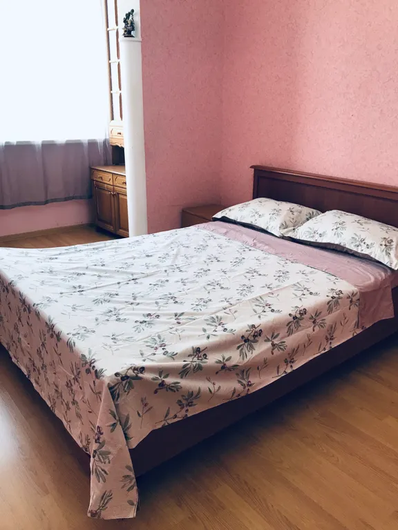 Солнечная квартира в центре города с видом на море