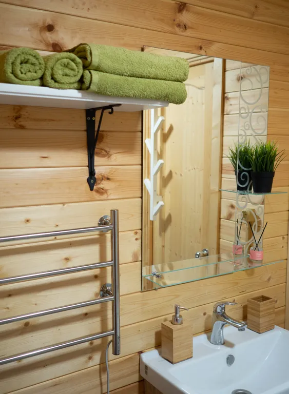 Уютные дома из дерева на берегу Волги