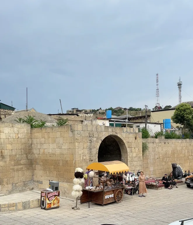 Дом на торговой площади с видом на крепость