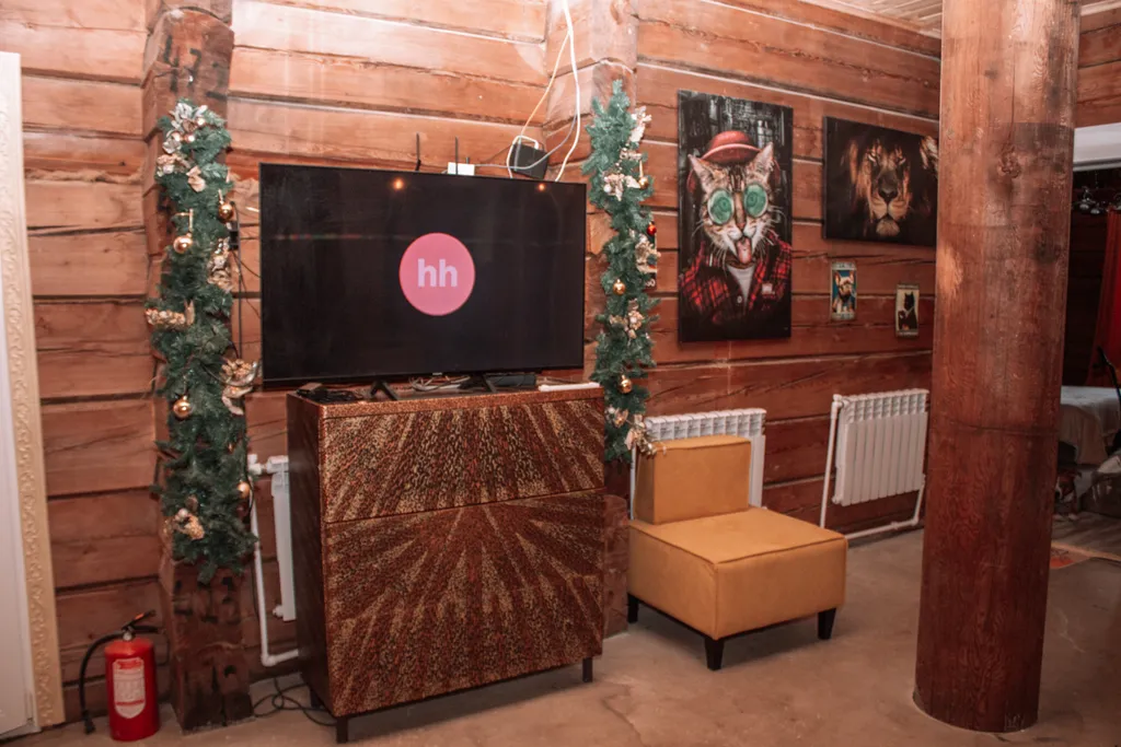 Атмосферный уютный экокоттедж из кедра с прудом