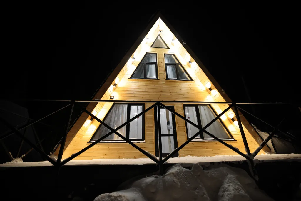 Коттедж Дом в стиле A-frame с сауной — аренда посуточно в Шерегеш