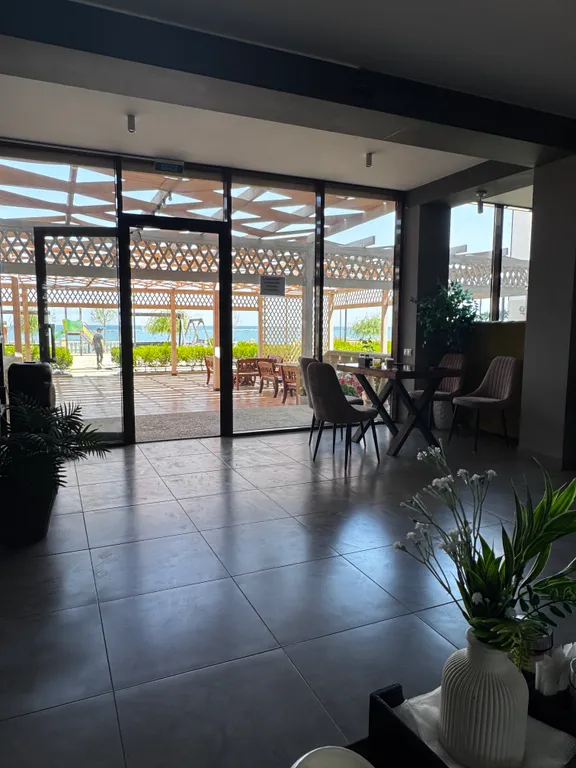 Просторная студия у моря