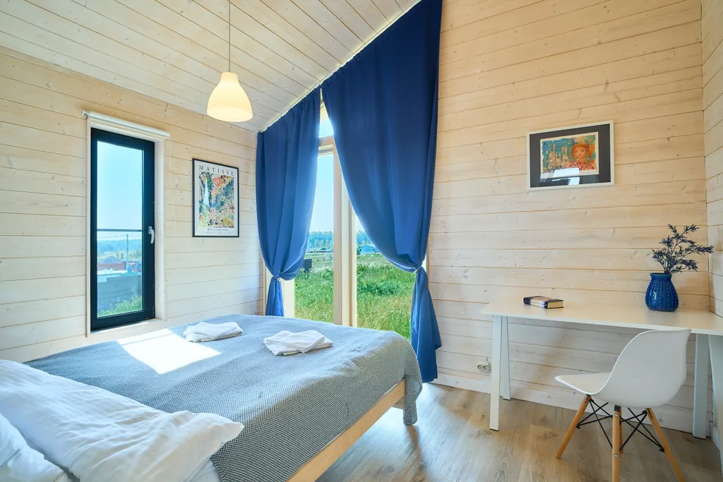 Дом с видом на пруд