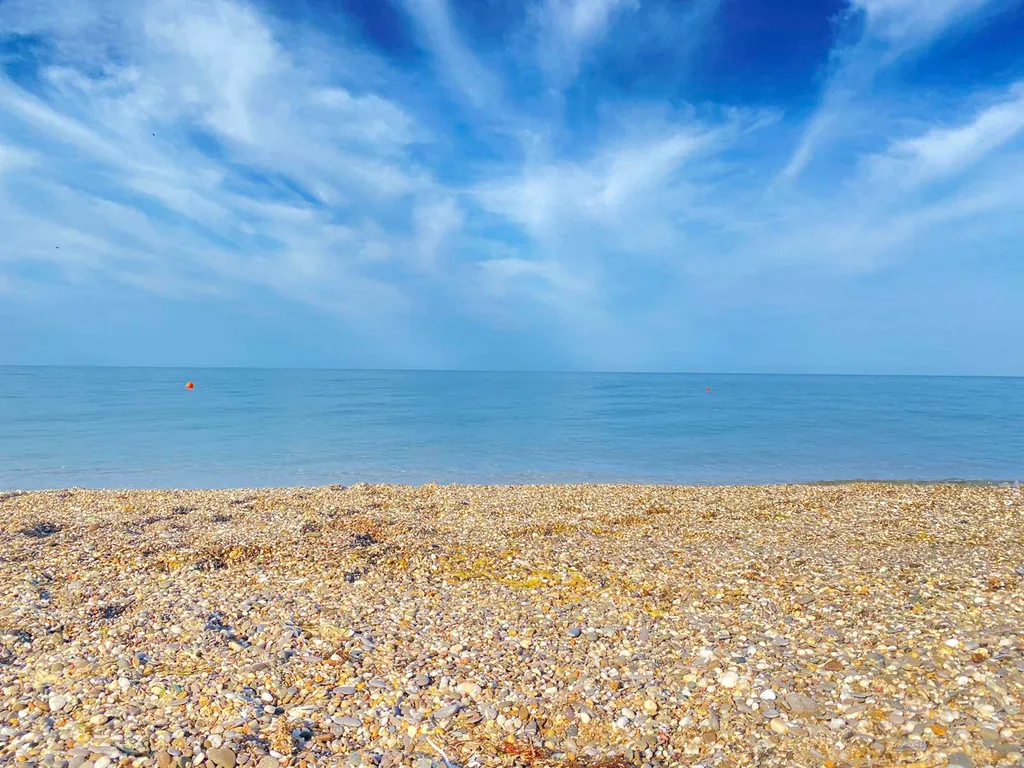 Деревянный сруб на Западном побережье Крыма