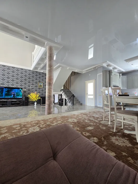 Аренда шикарного дома с ландшафтный дизайном