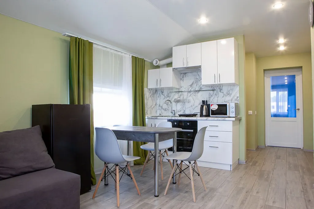 Коттедж двухэтажный с сауной, бассейном, детской площадкой